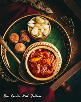 Raw Garlic With Bellam